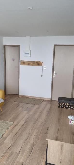 Appartement Tres Lumineux Egat Buitenkant foto